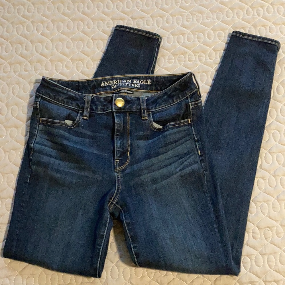 *SOLD* American Eagle High-Rise Dark Wash Jegging